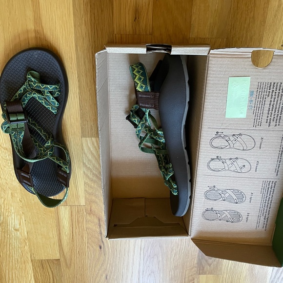 womens chaco sandals near me